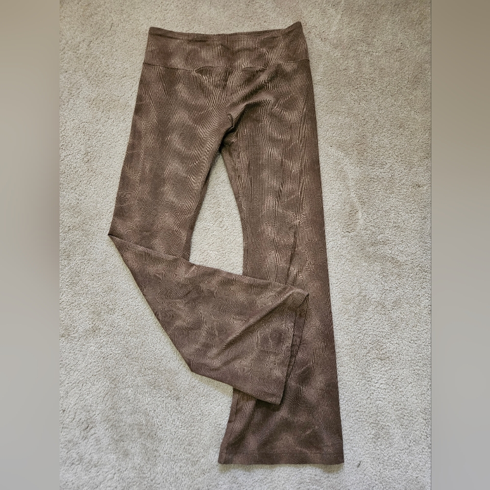 ๐3/$20๐ Women's NOBO High-Waisted Flared Leggings - Picture 1 of 5